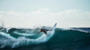 Surfer im Wasser